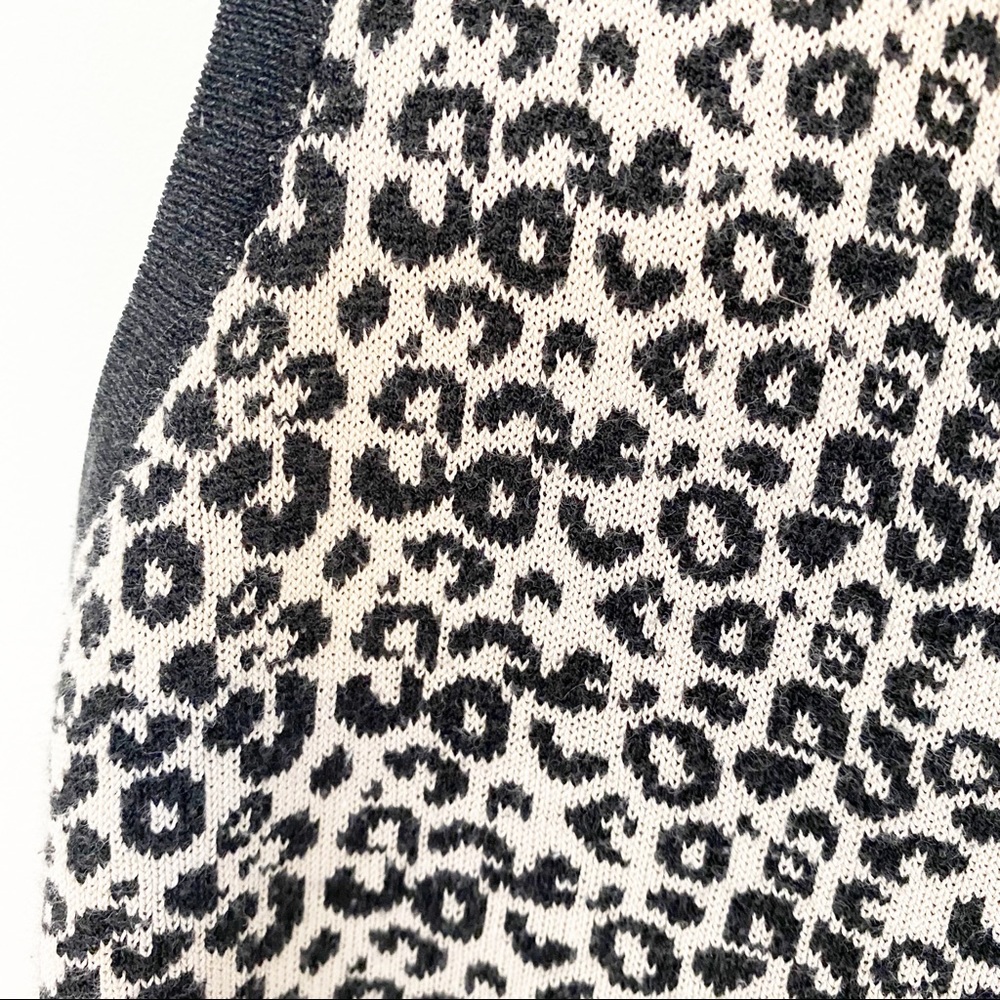 Nygard Collection - Knit Cheetah Print Sleeveless Top - Picture 6 of 16